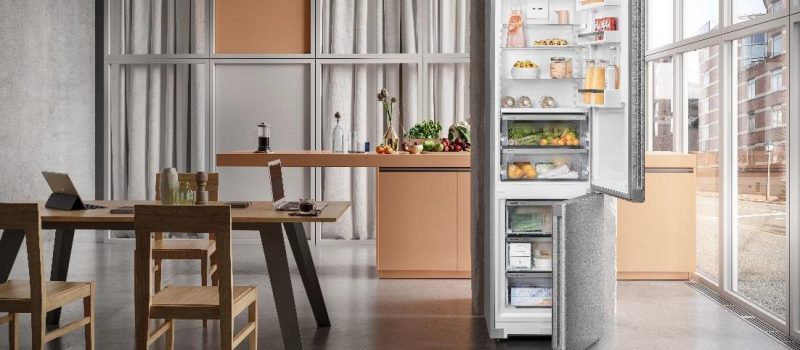 Liebherr: 2 Nouveaux Combinés Inox et BlackSteel dotés de la  » vraie classe A «